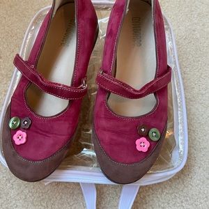 Gymboree size 2 leather upper